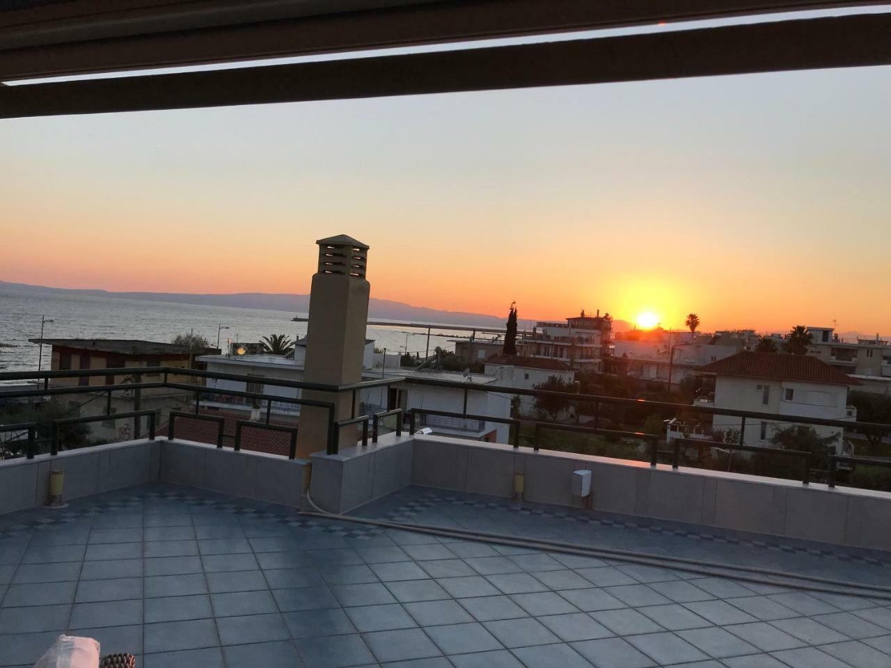 Tg Kalamata Beach Studio With Sea View Terrace Apartment Exterior photo